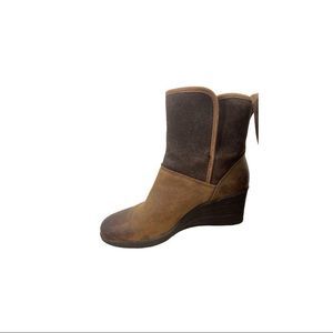 Ugg Renatta Wedge Boot sz 7